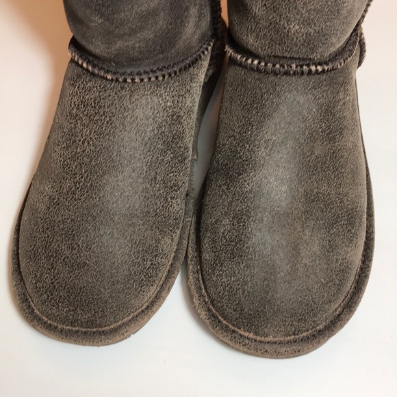 BearPaw Size 7 Tall Sheepskin Suede boots - Picture 4 of 8
